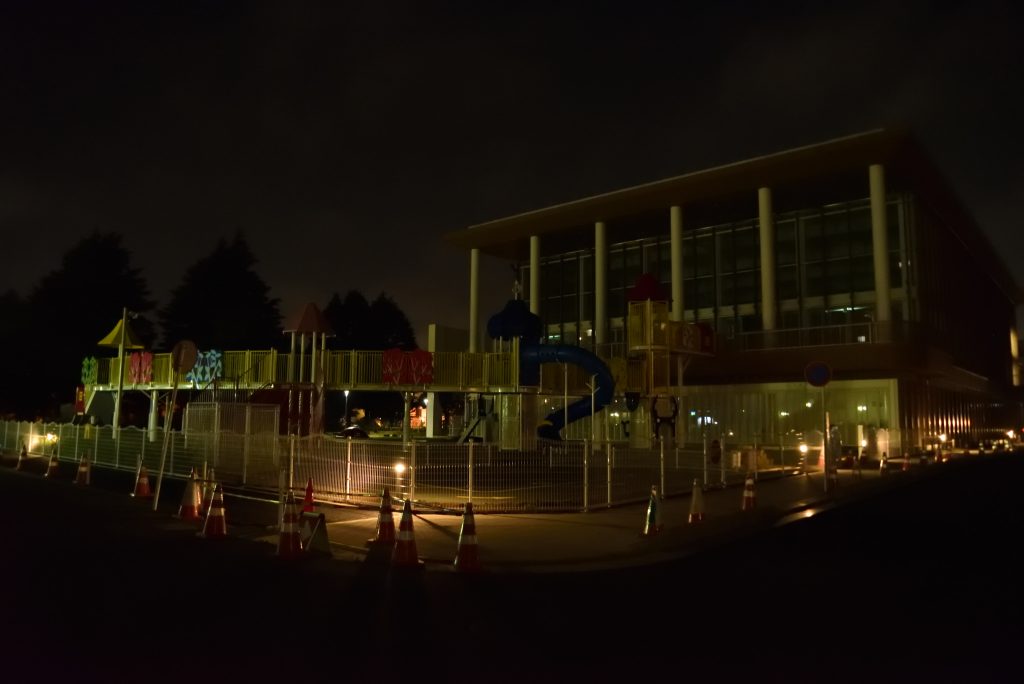 大和市北部文化・スポーツ・子育てセンター 市民交流拠点 ポラリス オープン前の夜景です